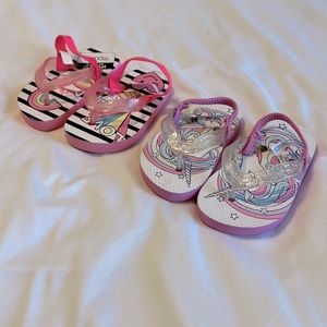 🦋 4 / $15 toddler flip flops size 4/5